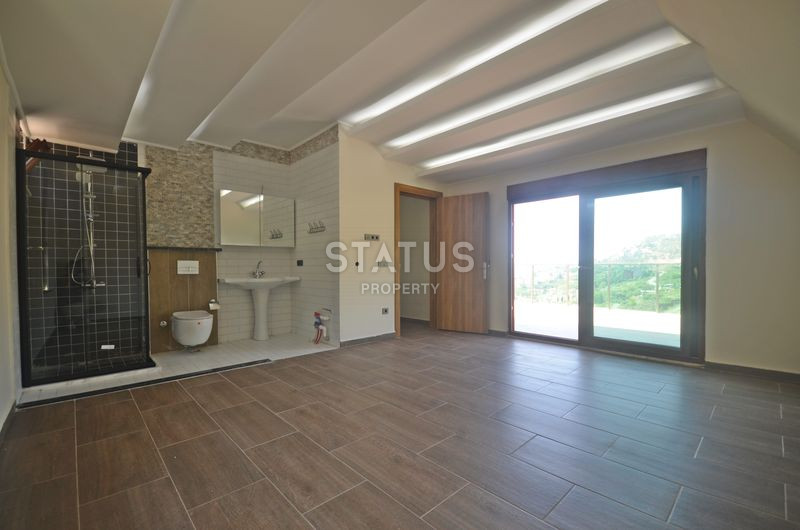 Вилла 5+1 в прекрасном районе Бекташ в Аланье. 376м2 фото 7