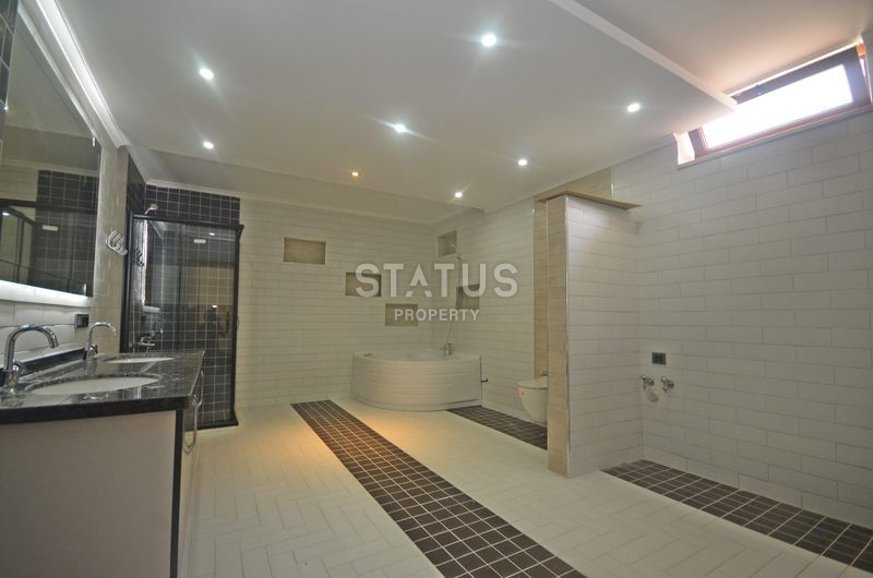 Вилла 5+1 в прекрасном районе Бекташ в Аланье. 376м2 фото 22