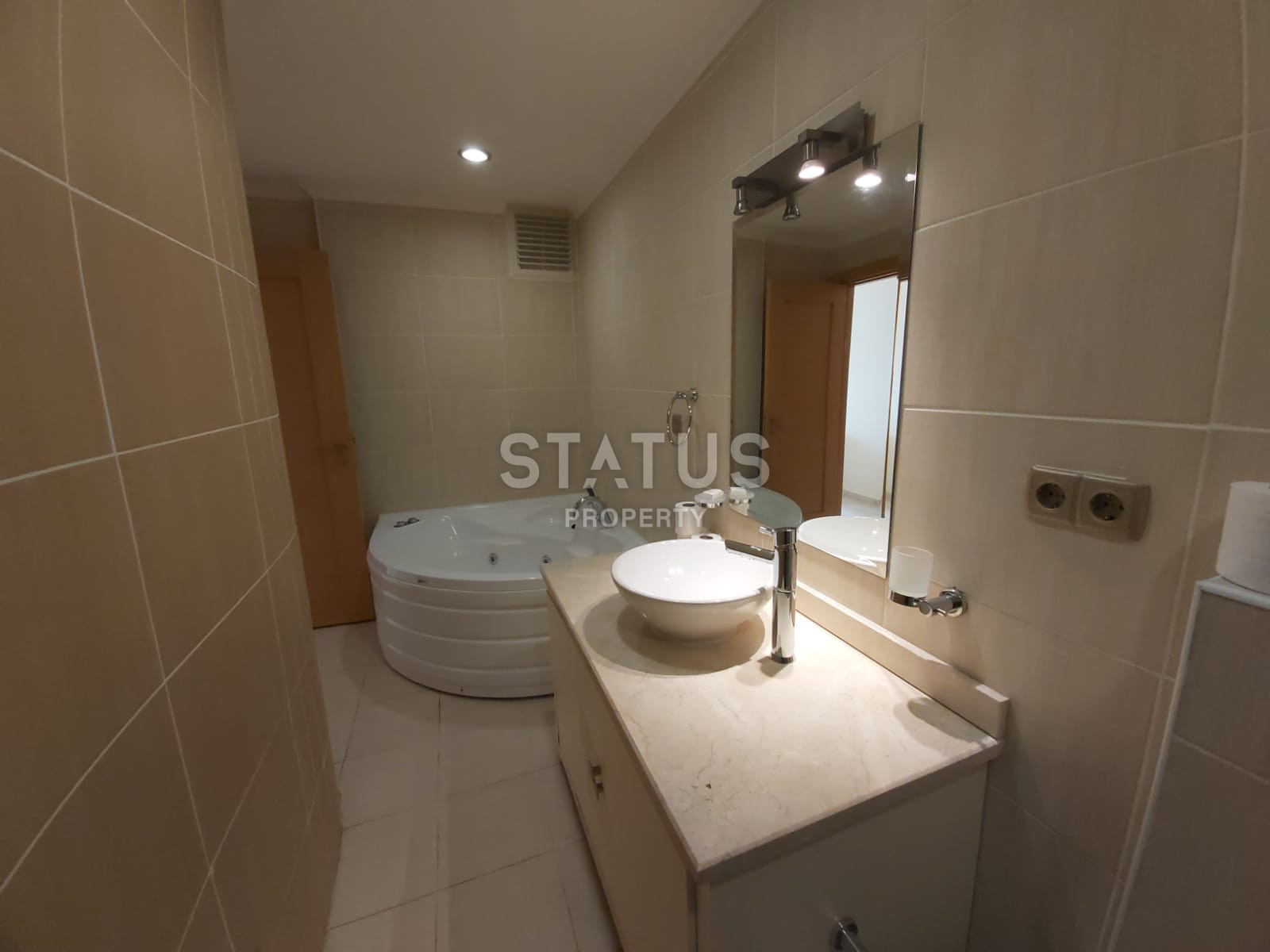 Duplex with a garden in one of the richest complexes in Kargicak. 150m2 фото 15