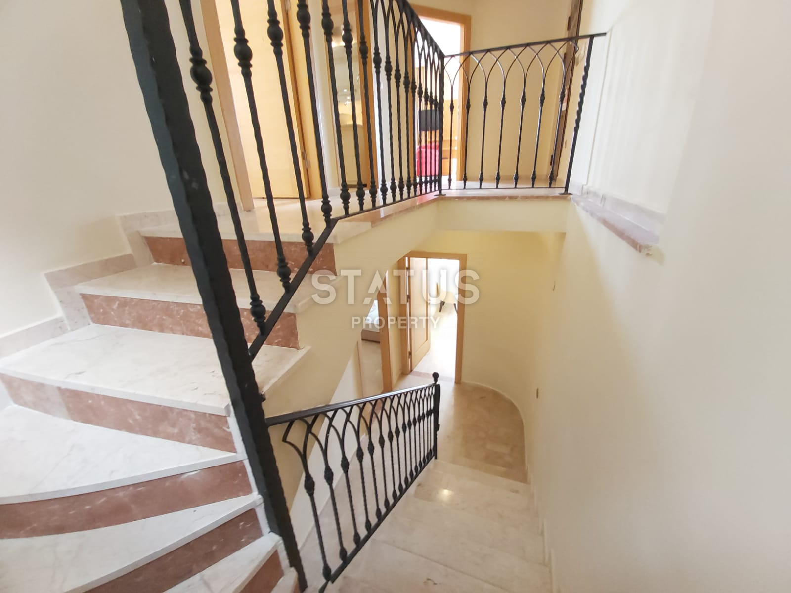 Duplex with a garden in one of the richest complexes in Kargicak. 150m2 фото 21