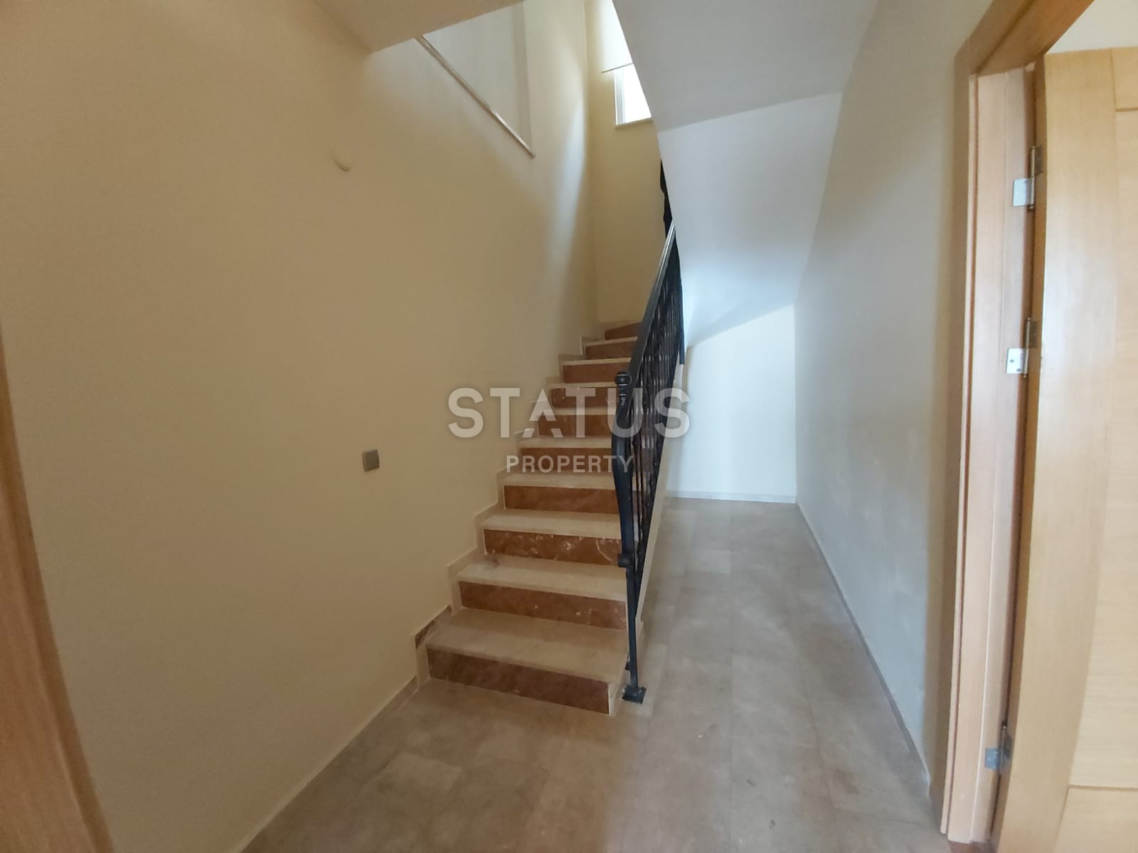 Duplex with a garden in one of the richest complexes in Kargicak. 150m2 фото 22