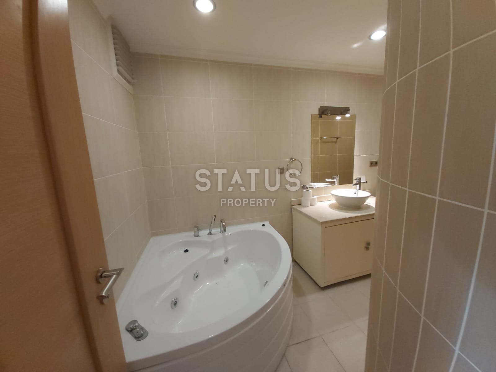 Duplex with a garden in one of the richest complexes in Kargicak. 150m2 фото 24