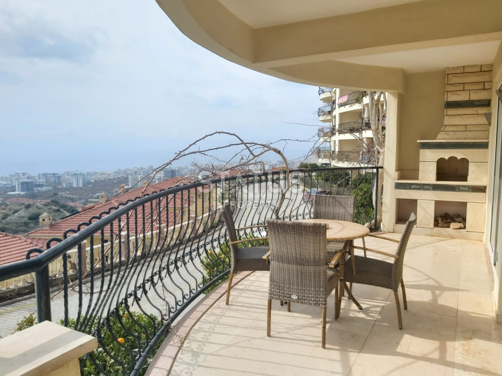 Duplex with a garden in one of the richest complexes in Kargicak. 150m2 фото 38