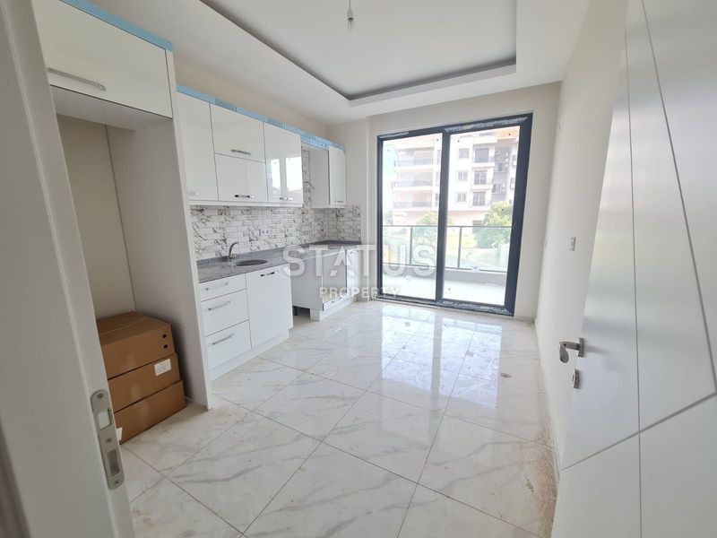 Spacious three-room apartment with separate kitchen, excellent investment. 115m2 фото 3