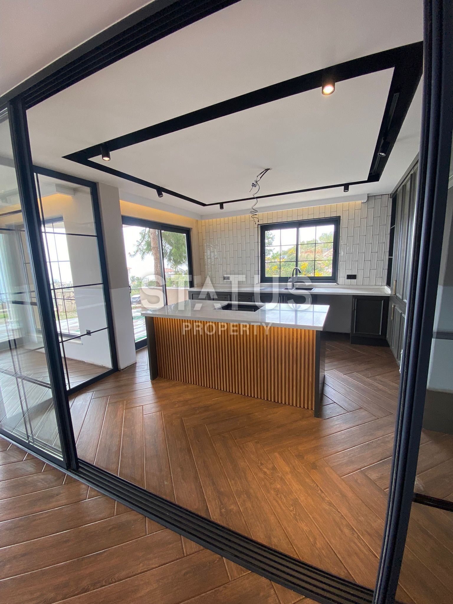 Modern villa in Bektash area with stunning views. 6+1 - 600m. фото 4