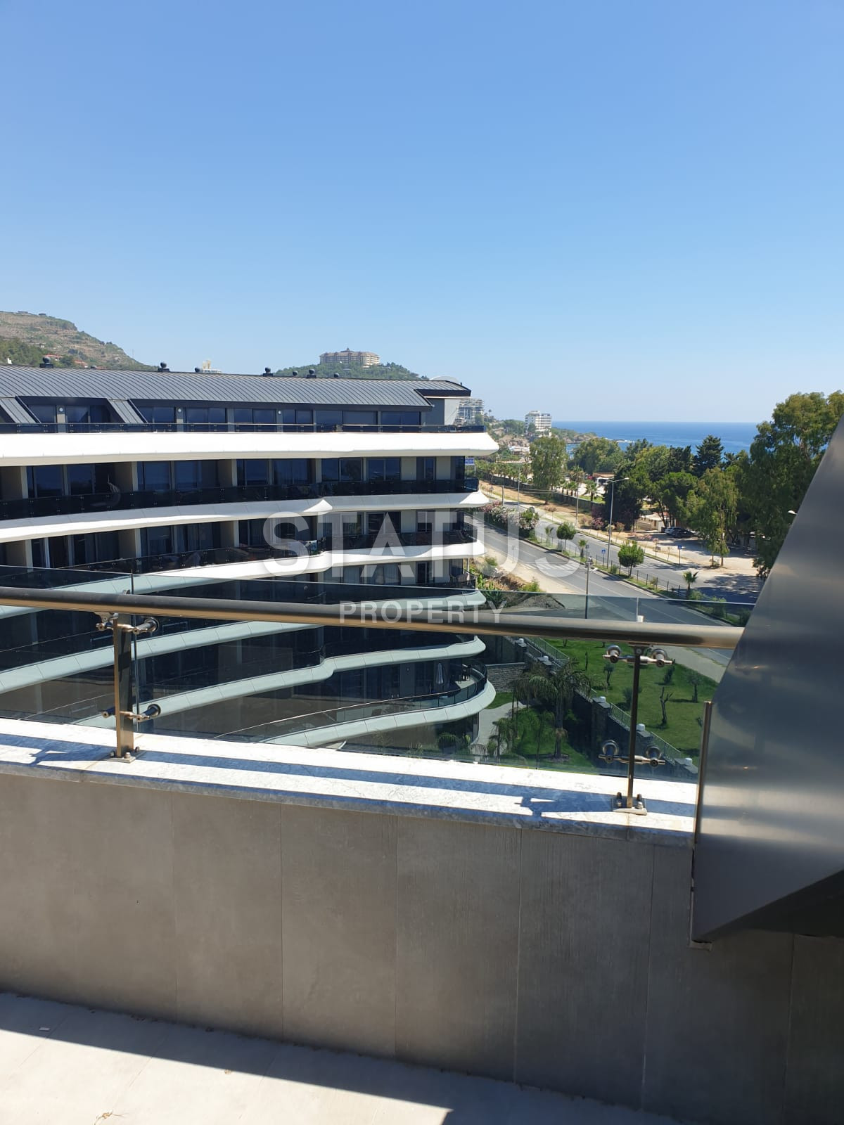 Spacious two-room apartment in a premium residential complex 50m from the sea in Kargicak.63m2 фото 20