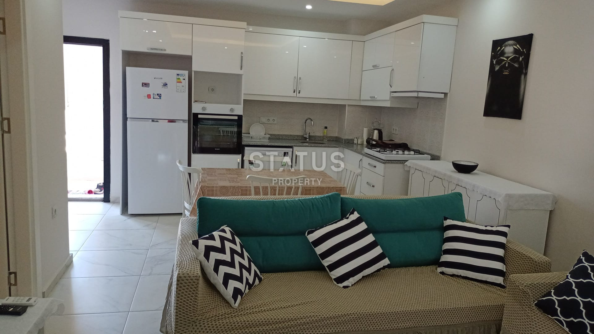 Двухкомнатная меблированная квартира с видом на море в 300м от него в Махмутларе. 65м2 фото 3