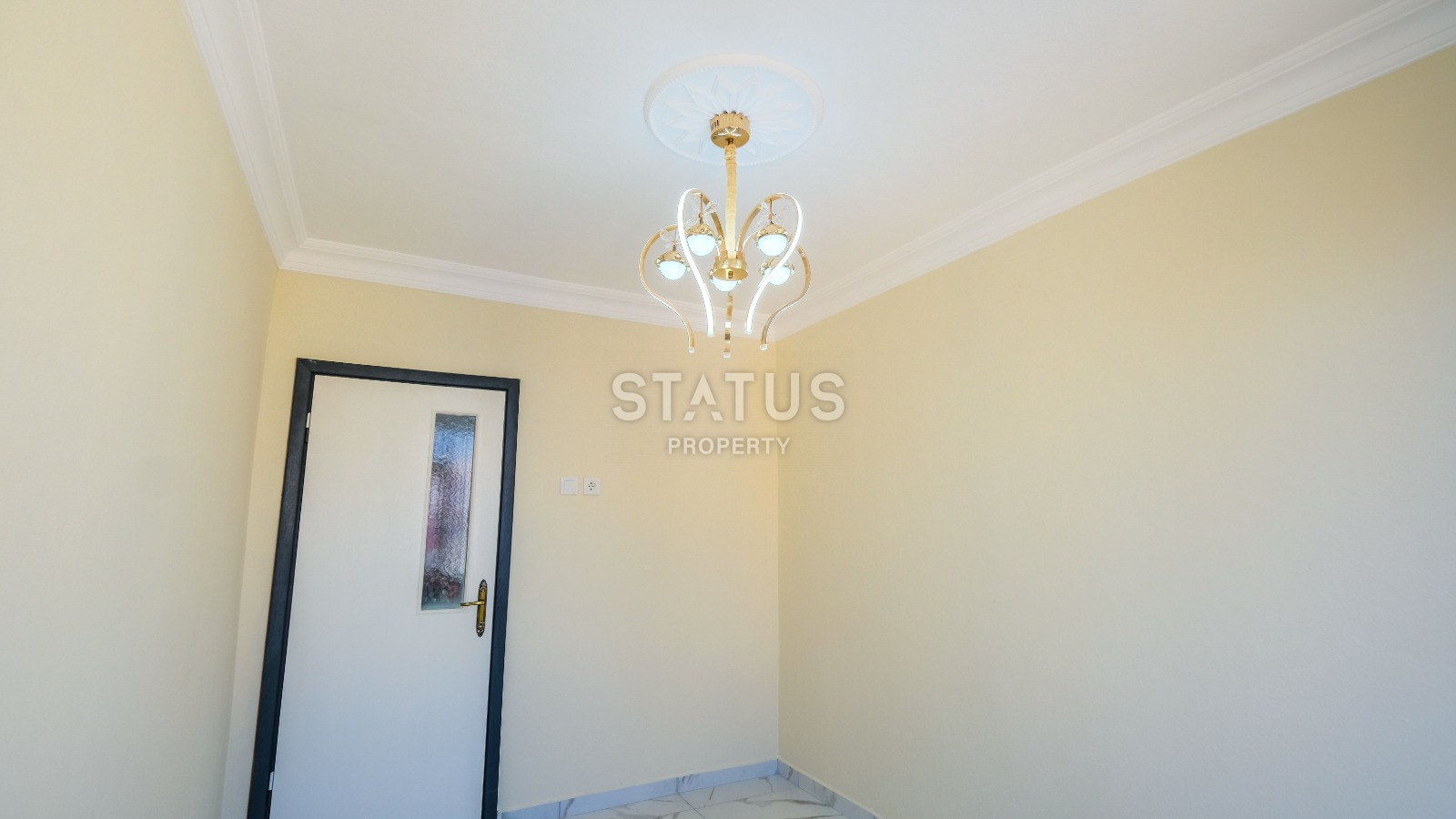 Трёхкомнатная квартира в доме городского типа 200м от моря в Махмутларе. 105м2 фото 10