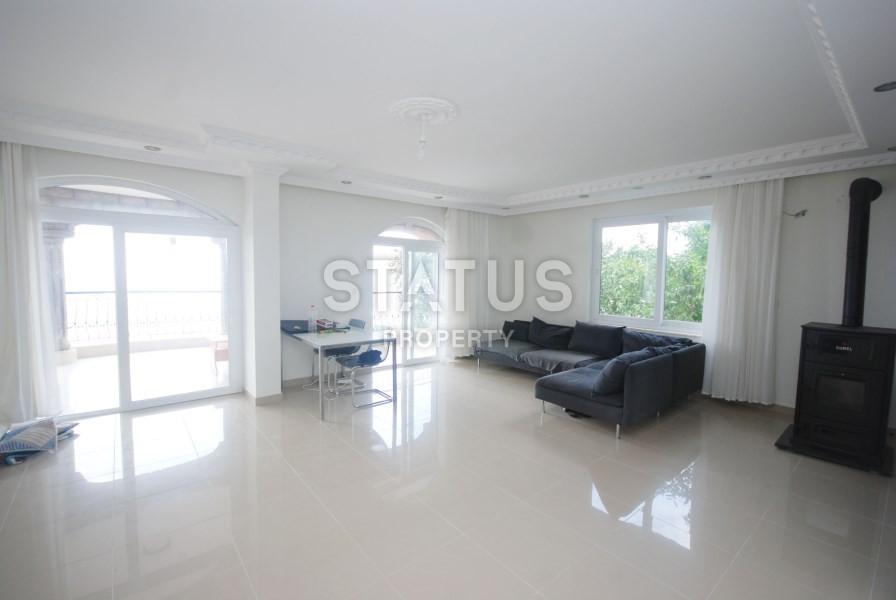 Solid villa with private garden and sea view 320 sq.m. фото 3