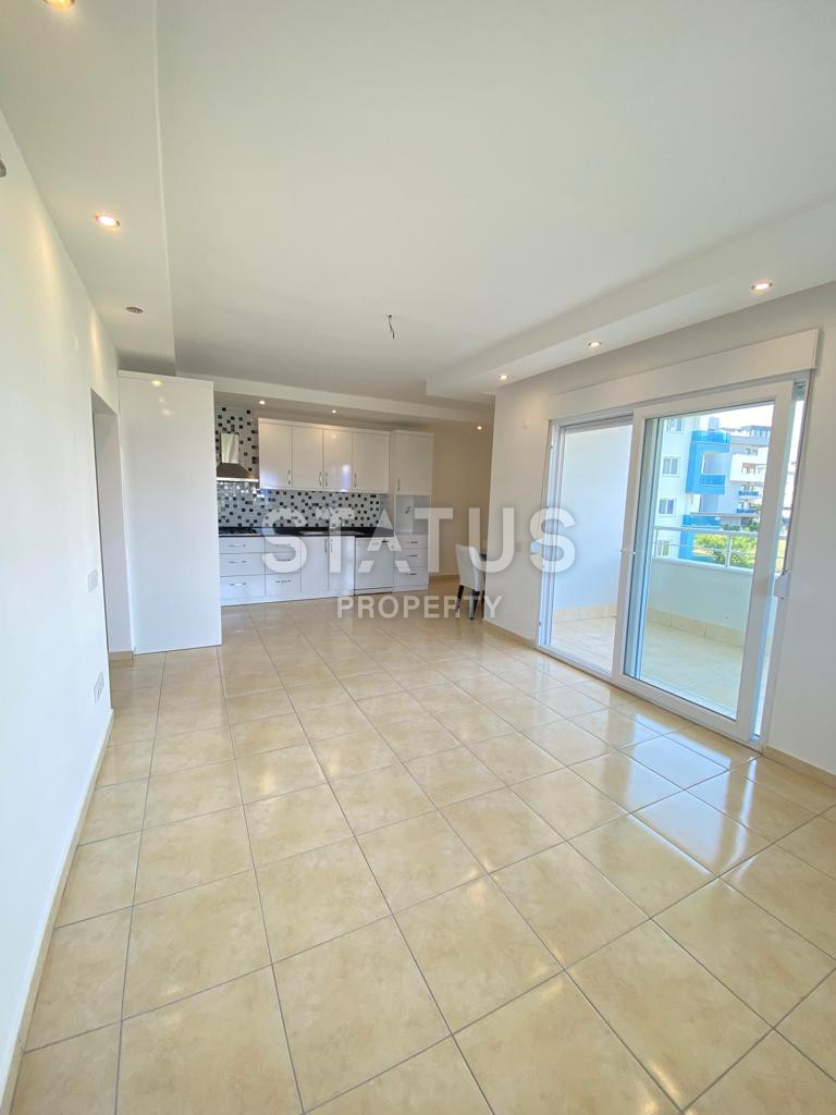 Spacious three-room apartment with a favorable location in OBA. 100m2 фото 4