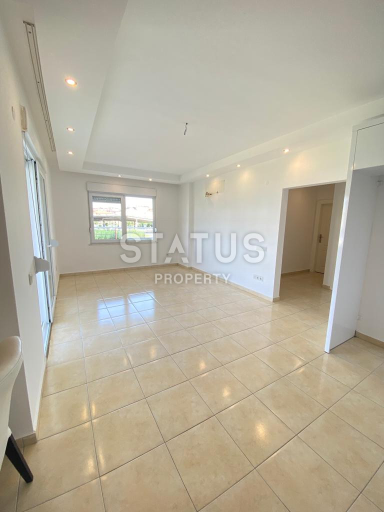 Spacious three-room apartment with a favorable location in OBA. 100m2 фото 5