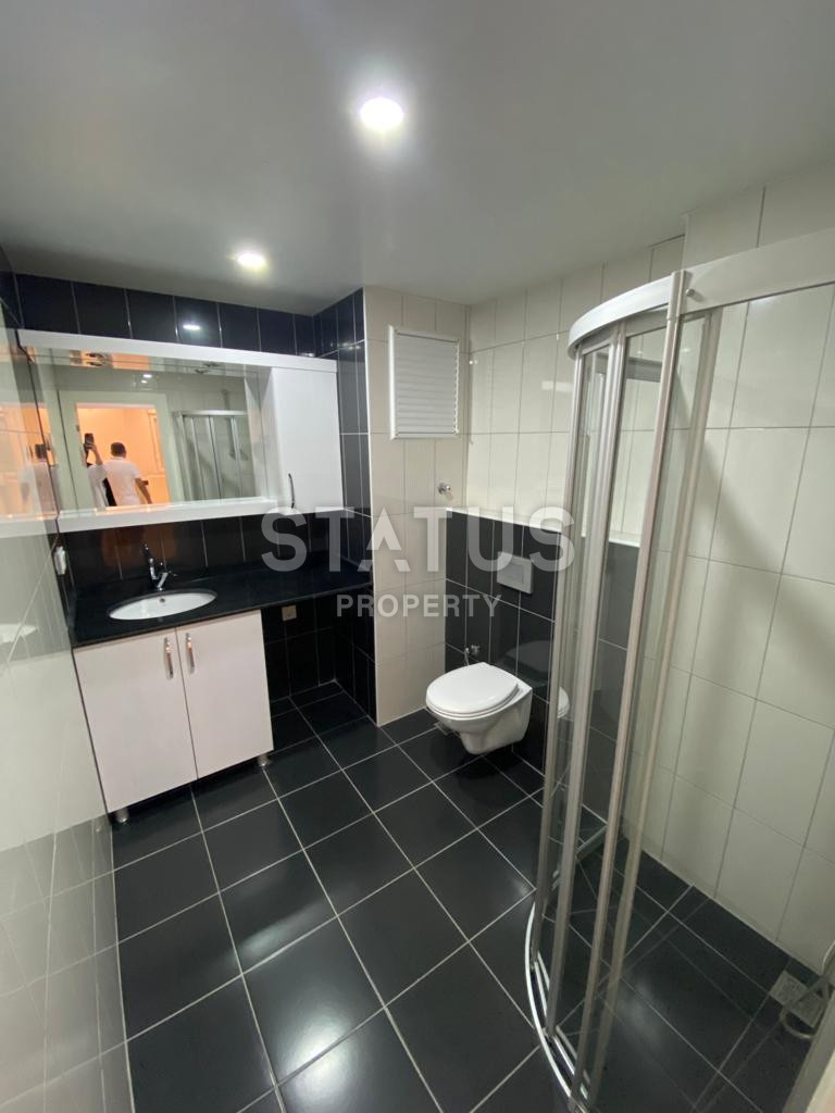 Spacious three-room apartment with a favorable location in OBA. 100m2 фото 7