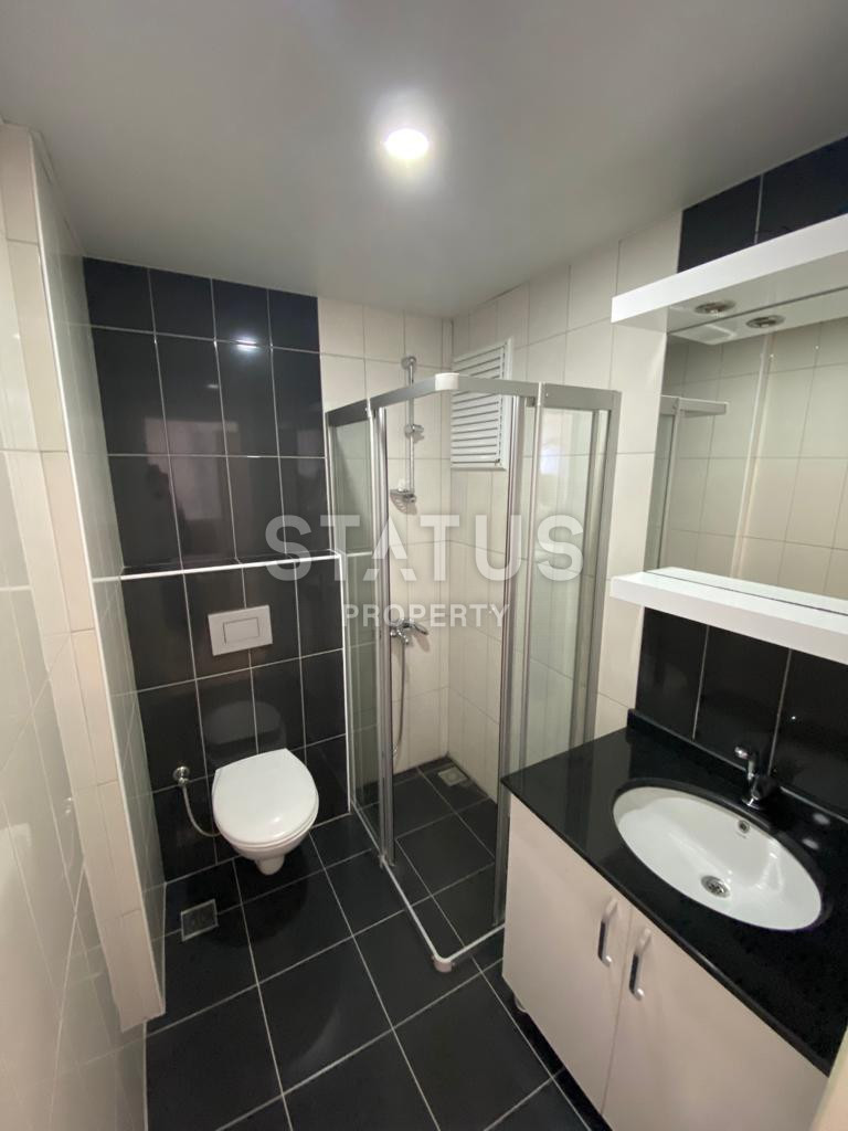 Spacious three-room apartment with a favorable location in OBA. 100m2 фото 8