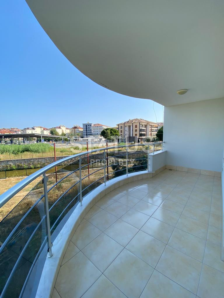 Spacious three-room apartment with a favorable location in OBA. 100m2 фото 14