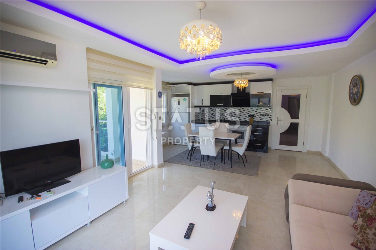 Three-room apartment with furniture in Kargicak area, 110 m2. фото 3