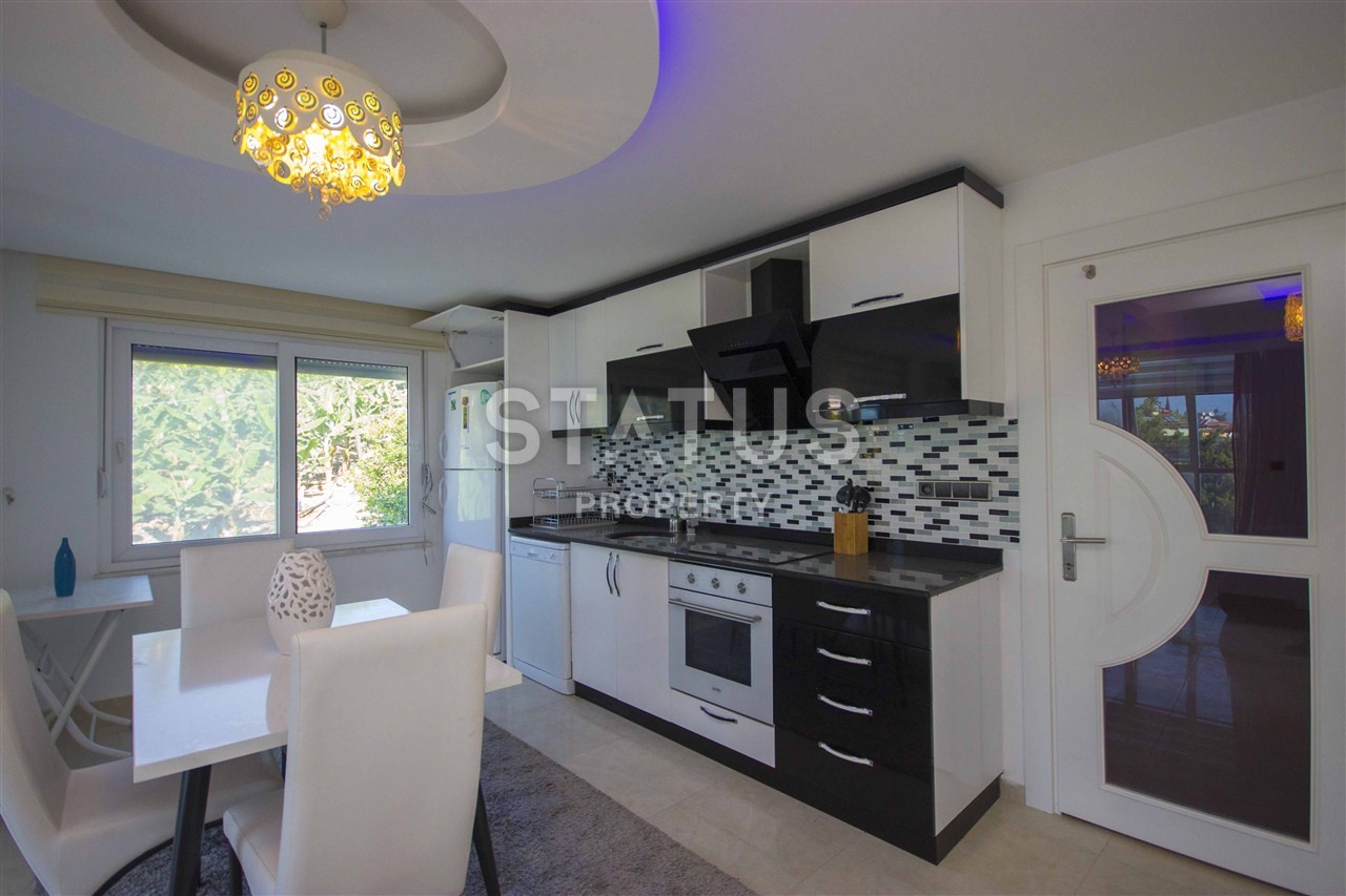 Three-room apartment with furniture in Kargicak area, 110 m2. фото 5