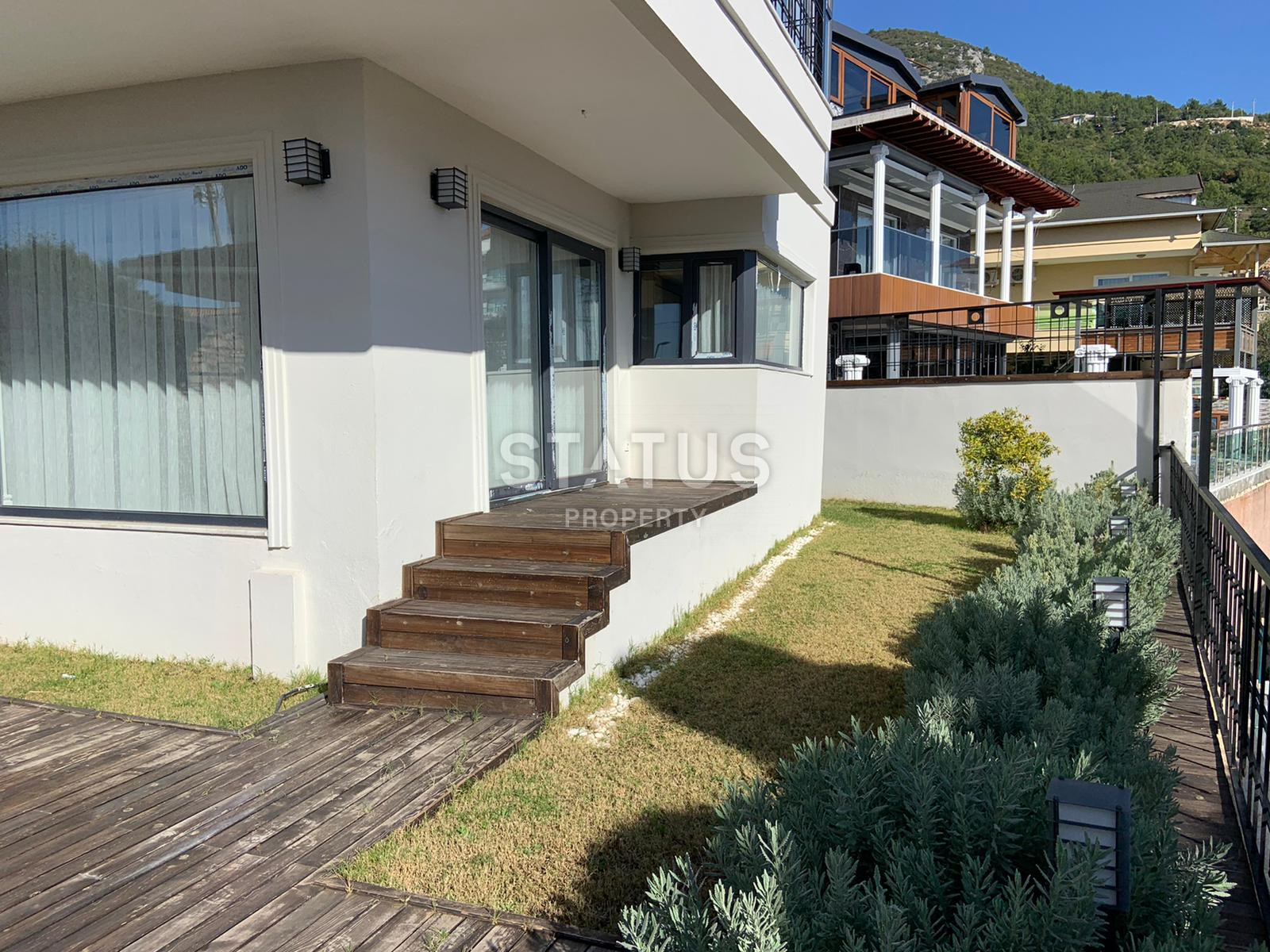 Five-room villa with sea and mountain views in Bektash district. фото 5