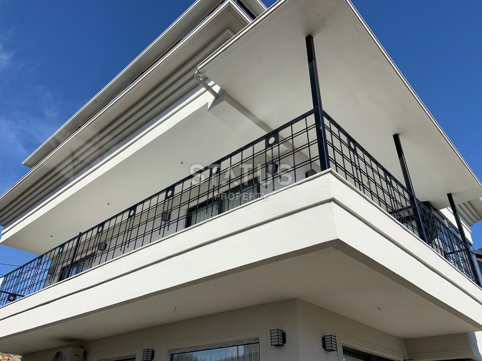 Five-room villa with sea and mountain views in Bektash district. фото 7