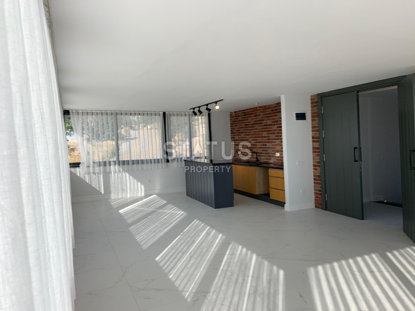 Five-room villa with sea and mountain views in Bektash district. фото 21