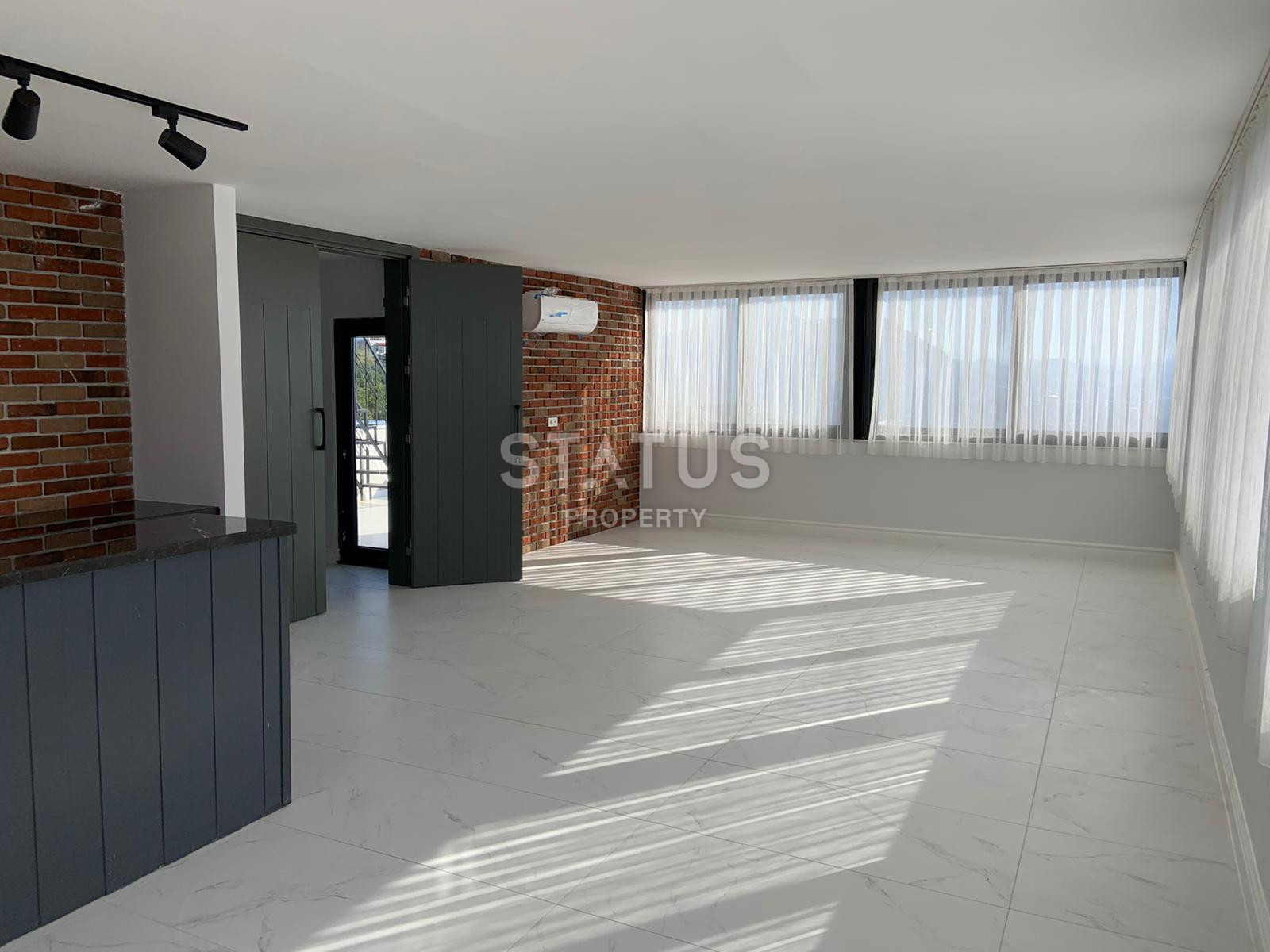 Five-room villa with sea and mountain views in Bektash district. фото 25