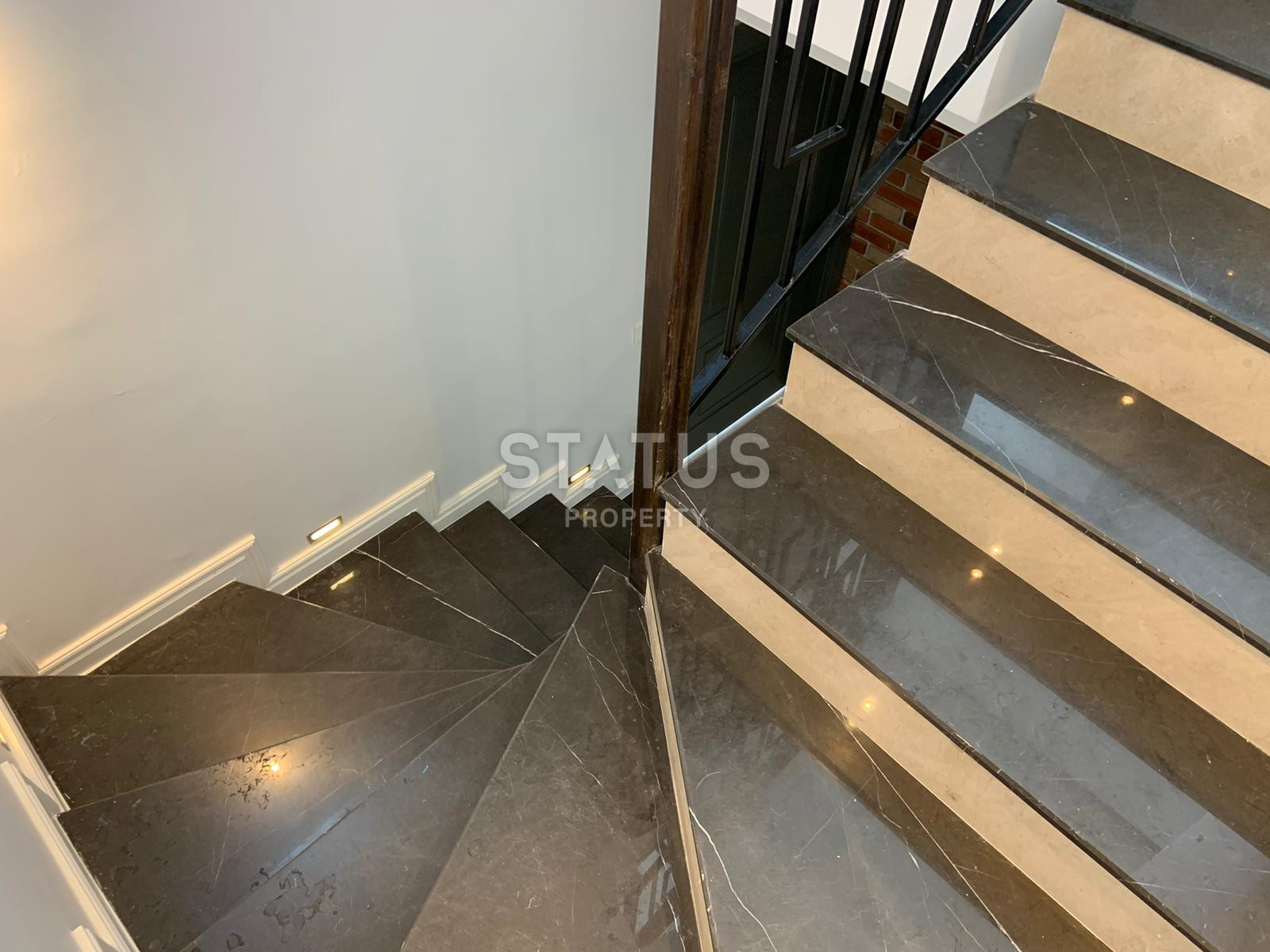 Five-room villa with sea and mountain views in Bektash district. фото 50