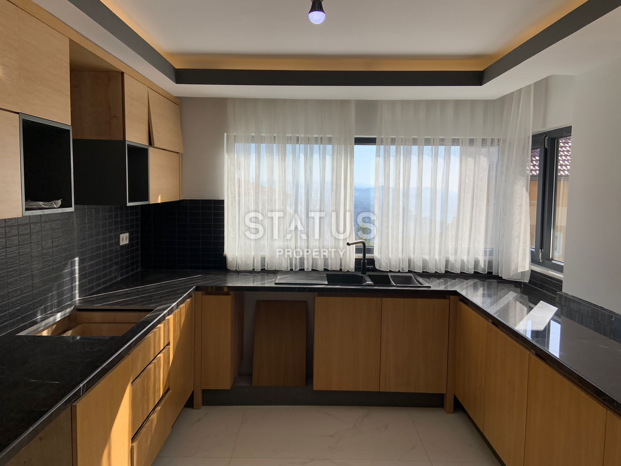 Five-room villa with sea and mountain views in Bektash district. фото 52