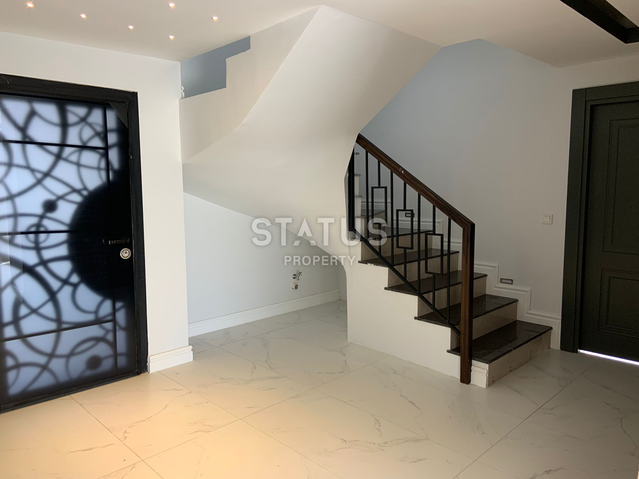 Five-room villa with sea and mountain views in Bektash district. фото 58