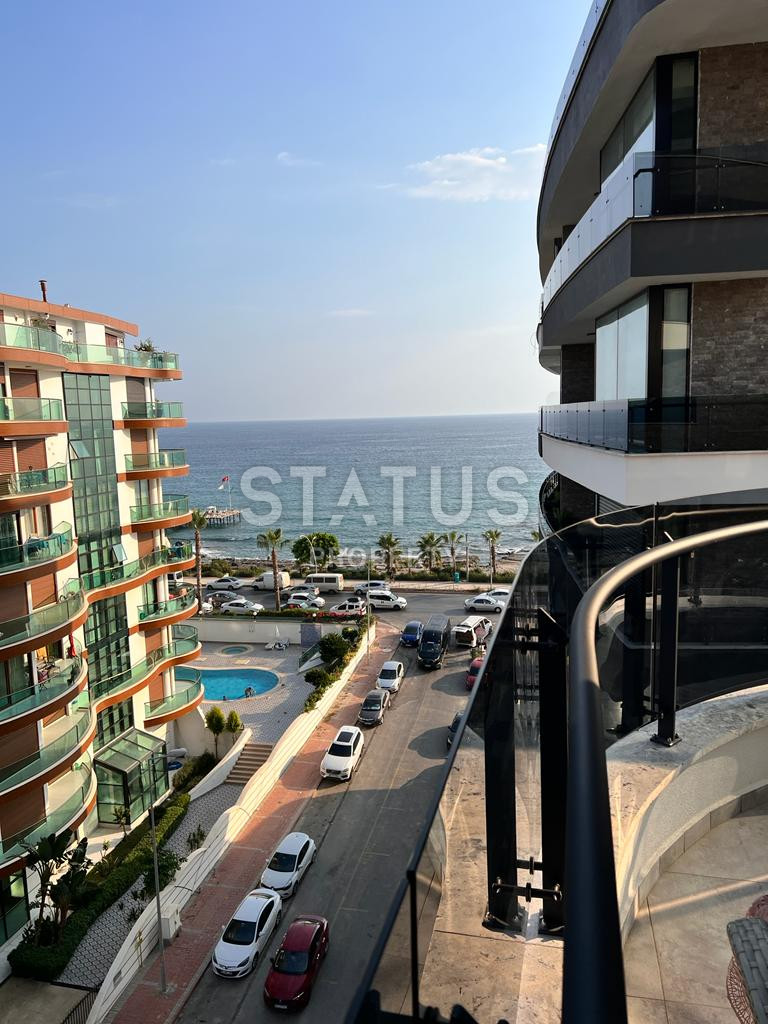 Three-room premium apartment in the first coastline in Tosmur. 90m2 фото 3