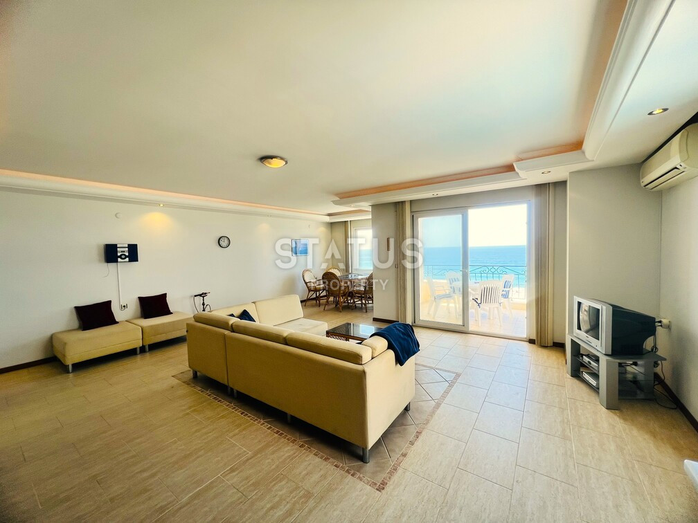 Apartments on the first beach line 3+1 in Mahmutlar district. фото 12