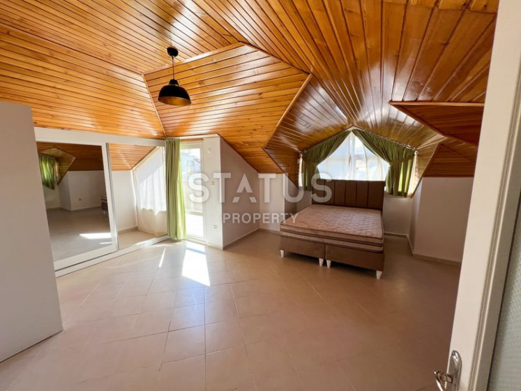Просторный дуплекс в центре Аланьи 350м от моря. 170м2 фото 1