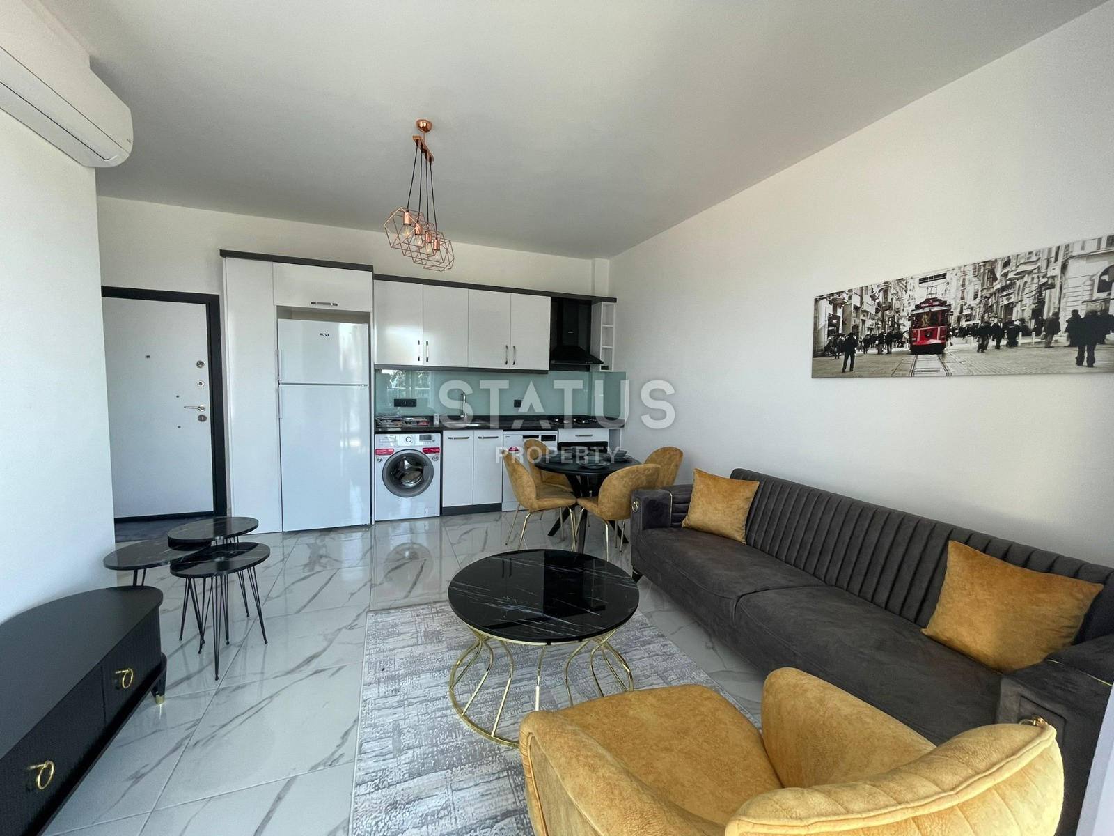 One-bedroom turnkey apartment in the first coastline in Kargicak. 55m2 фото 4