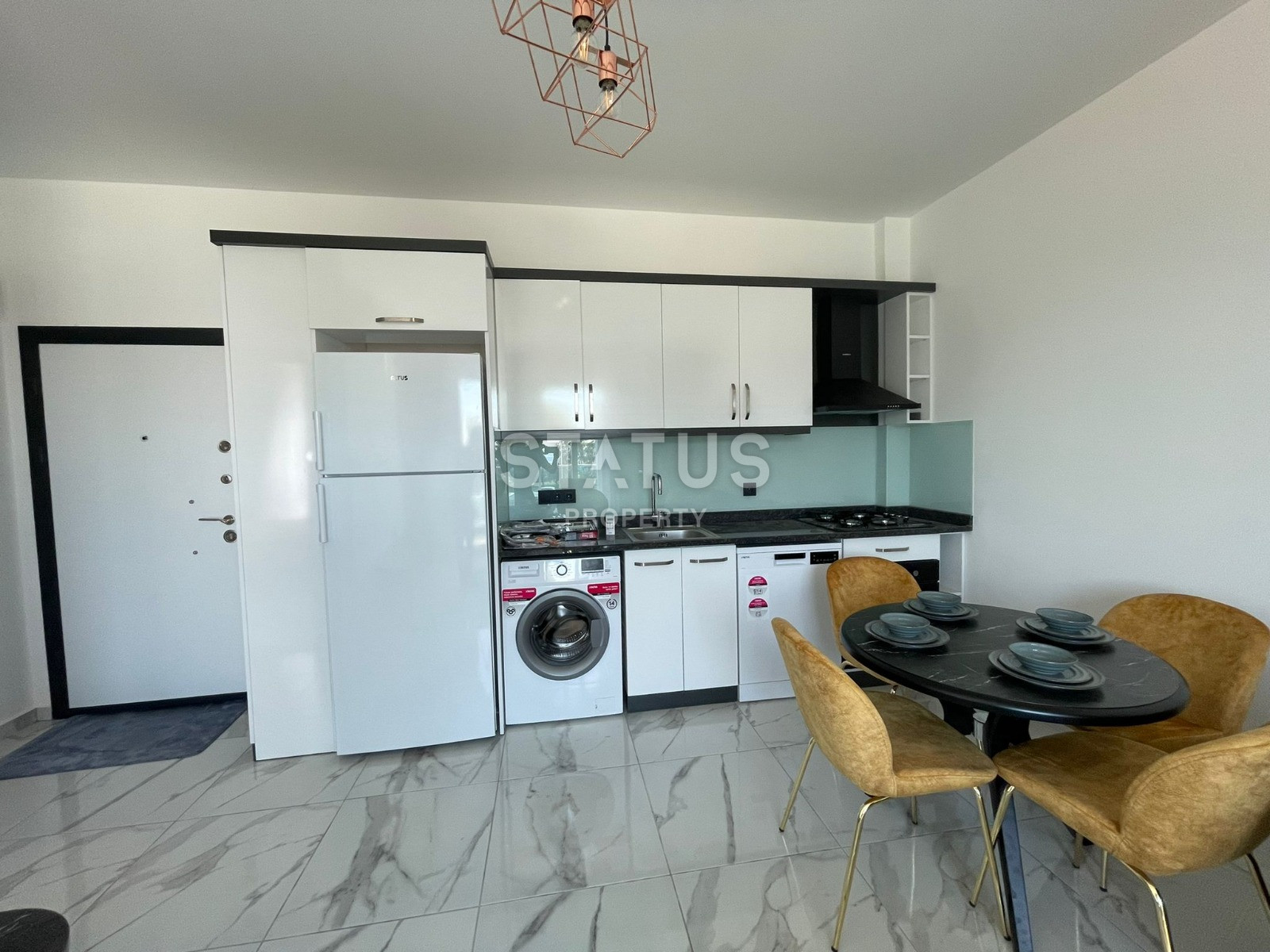 One-bedroom turnkey apartment in the first coastline in Kargicak. 55m2 фото 6