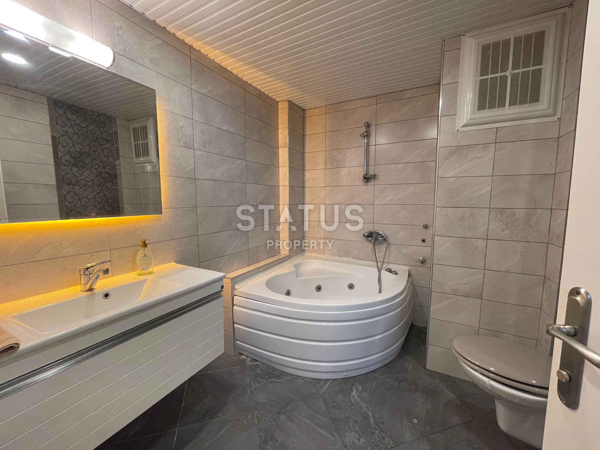 Трёхкомнатная меблированная квартира в Тосмуре.  135м2 фото 6