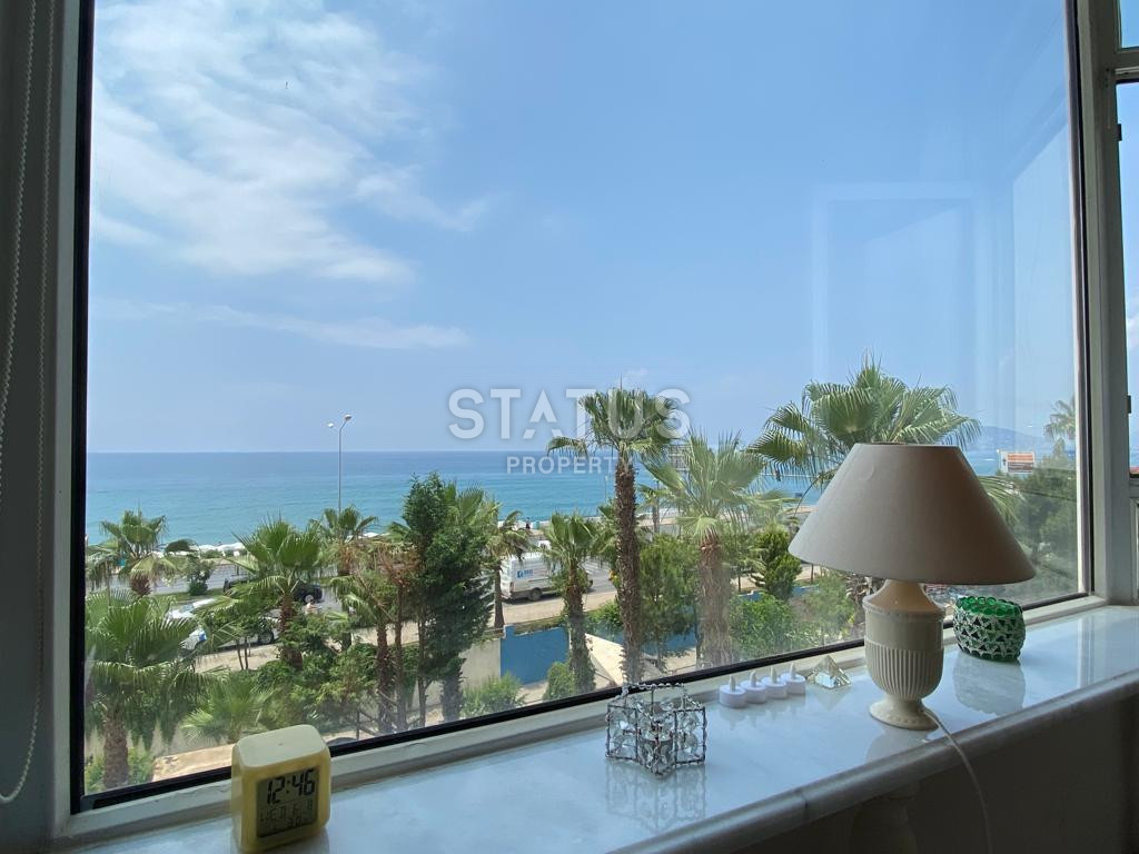 Three-room furnished apartment with direct sea view. 100m2 фото 3
