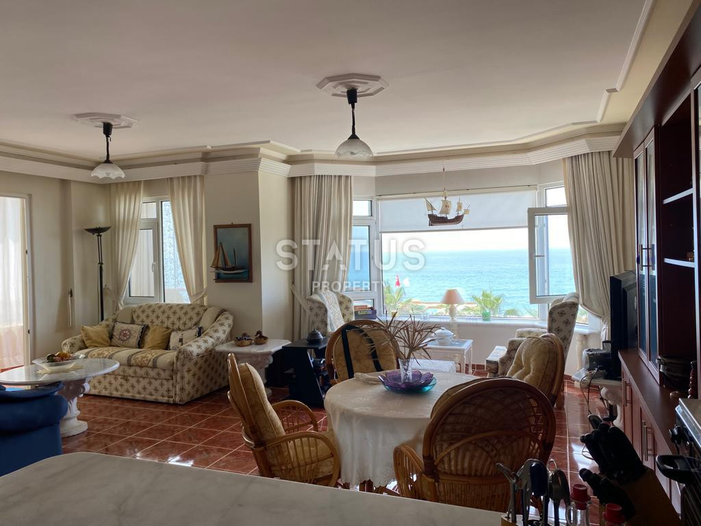 Three-room furnished apartment with direct sea view. 100m2 фото 8
