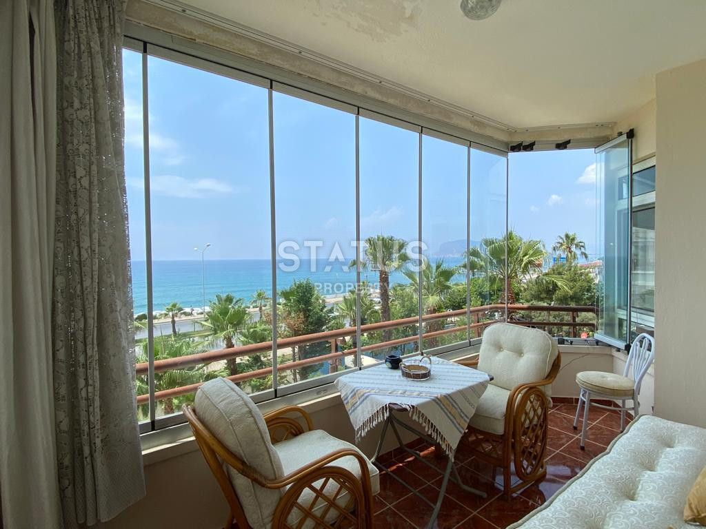 Three-room furnished apartment with direct sea view. 100m2 фото 9