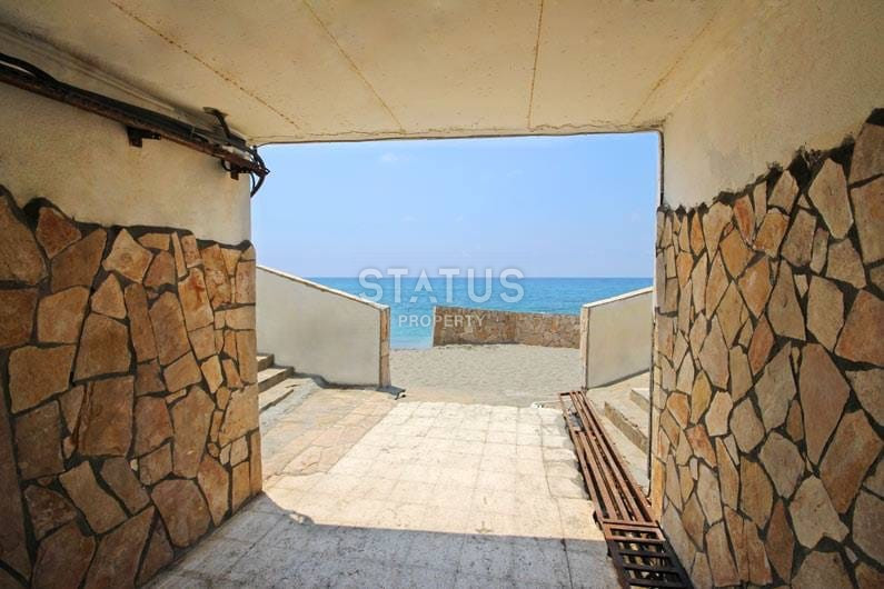 Three-room furnished apartment with direct sea view. 100m2 фото 16