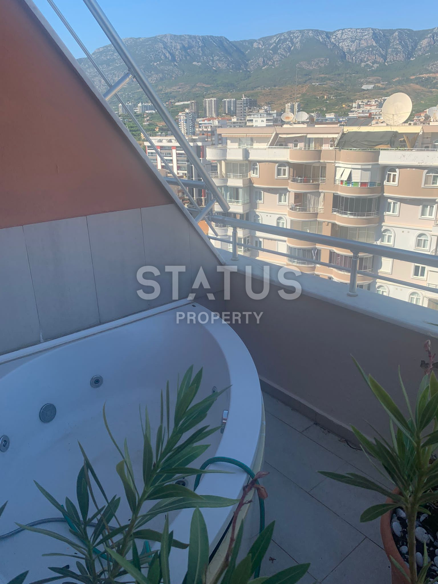 Duplex 3+1 on the first beach line in Mahmutlar district. 240m2 фото 30