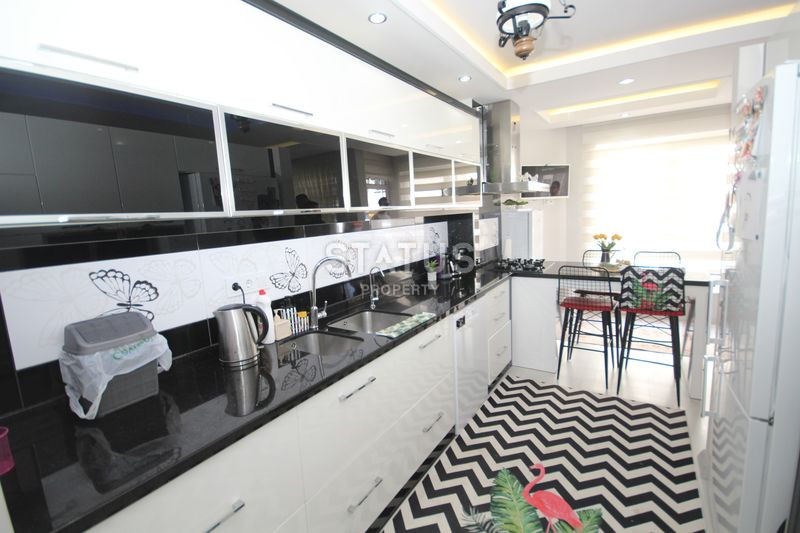 Spacious apartment 3+1 in a well-maintained complex, 160 m2 фото 3