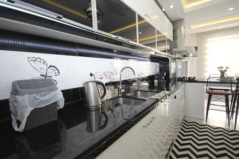 Spacious apartment 3+1 in a well-maintained complex, 160 m2 фото 4