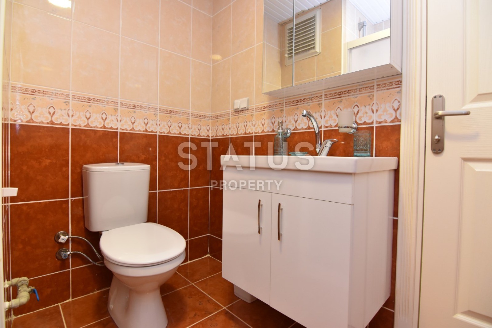 Трехкомнатные меблированные апартаменты в комплексе с бассейном, Махмутлар, 125м2 фото 17