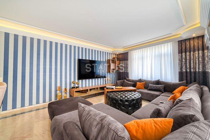 Просторная квартира 2+1 с дизайнерским ремонтом 50м от моря в Махмутларе, 125 м2. фото 7