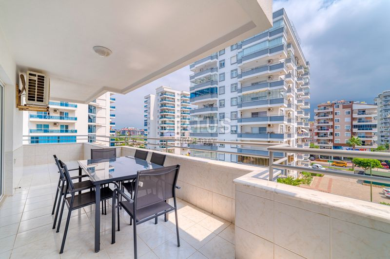 Просторная квартира 2+1 с дизайнерским ремонтом 50м от моря в Махмутларе, 125 м2. фото 9