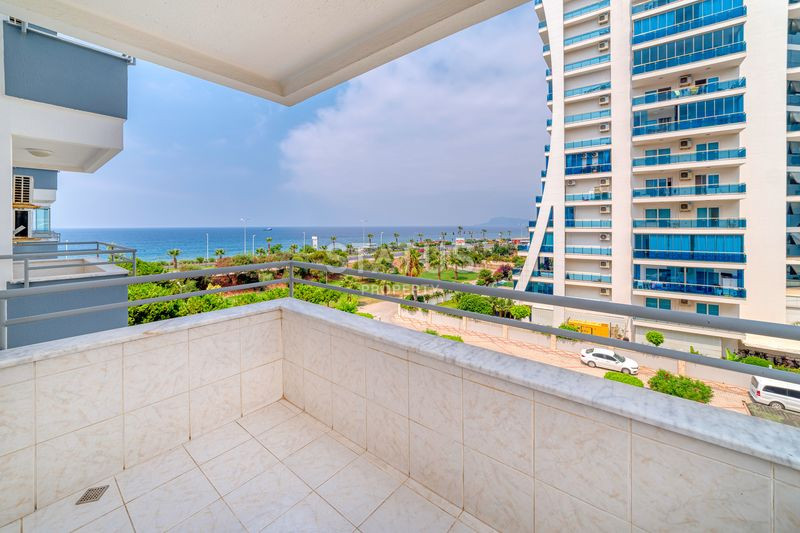 Просторная квартира 2+1 с дизайнерским ремонтом 50м от моря в Махмутларе, 125 м2. фото 15