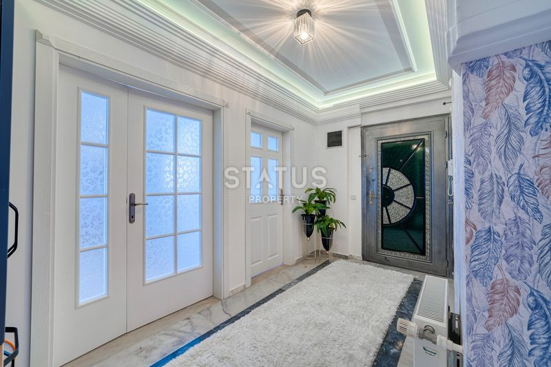 Просторная квартира 2+1 с дизайнерским ремонтом 50м от моря в Махмутларе, 125 м2. фото 16