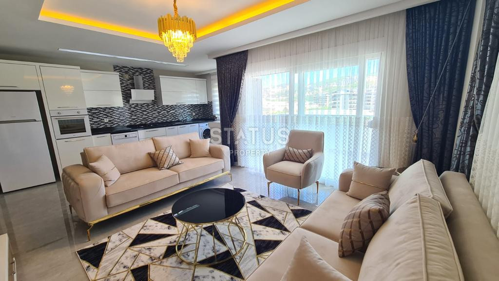 Трёхкомнатная меблированная квартира в 250м от моря в Каргыджаке. 120м2 фото 1