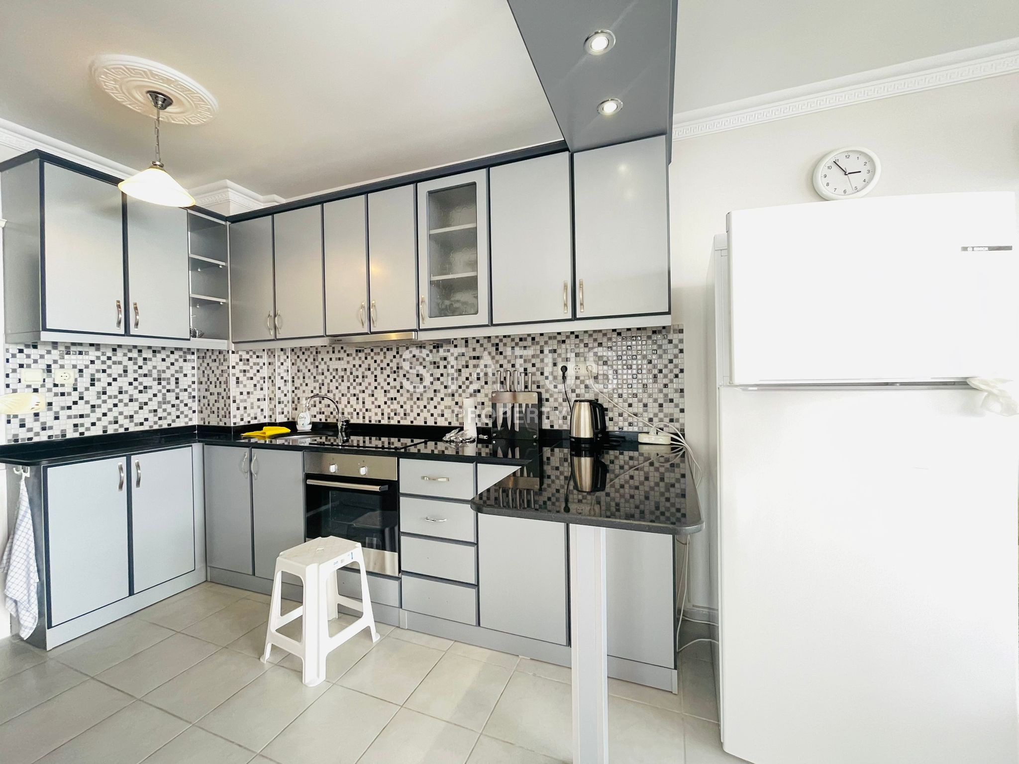 Three-room furnished apartment 100m from the sea in the European district OBA.120m2 фото 3