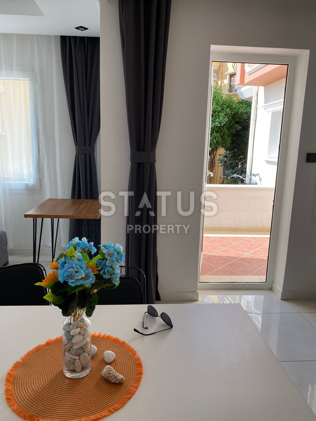 One-bedroom furnished apartment with a good location in Tosmur. 60m2 фото 3