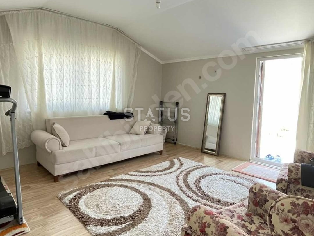 Трёхкомнатная меблированная квартира в 150м от моря в нижней ОБЕ. 80м2 фото 2