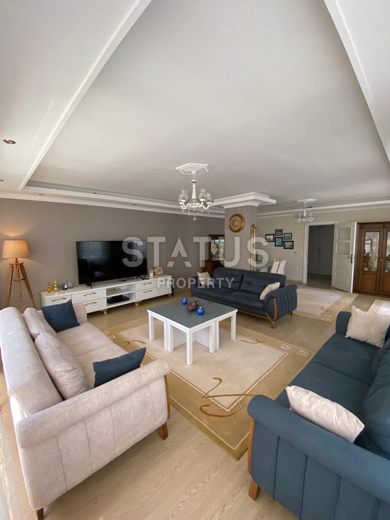 Просторная 5ти комнатная квартира с отдельной кухней в Джикджилли. 240м2 фото 3